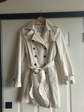 Banana Republic Ivory Trench Coat- Size Small